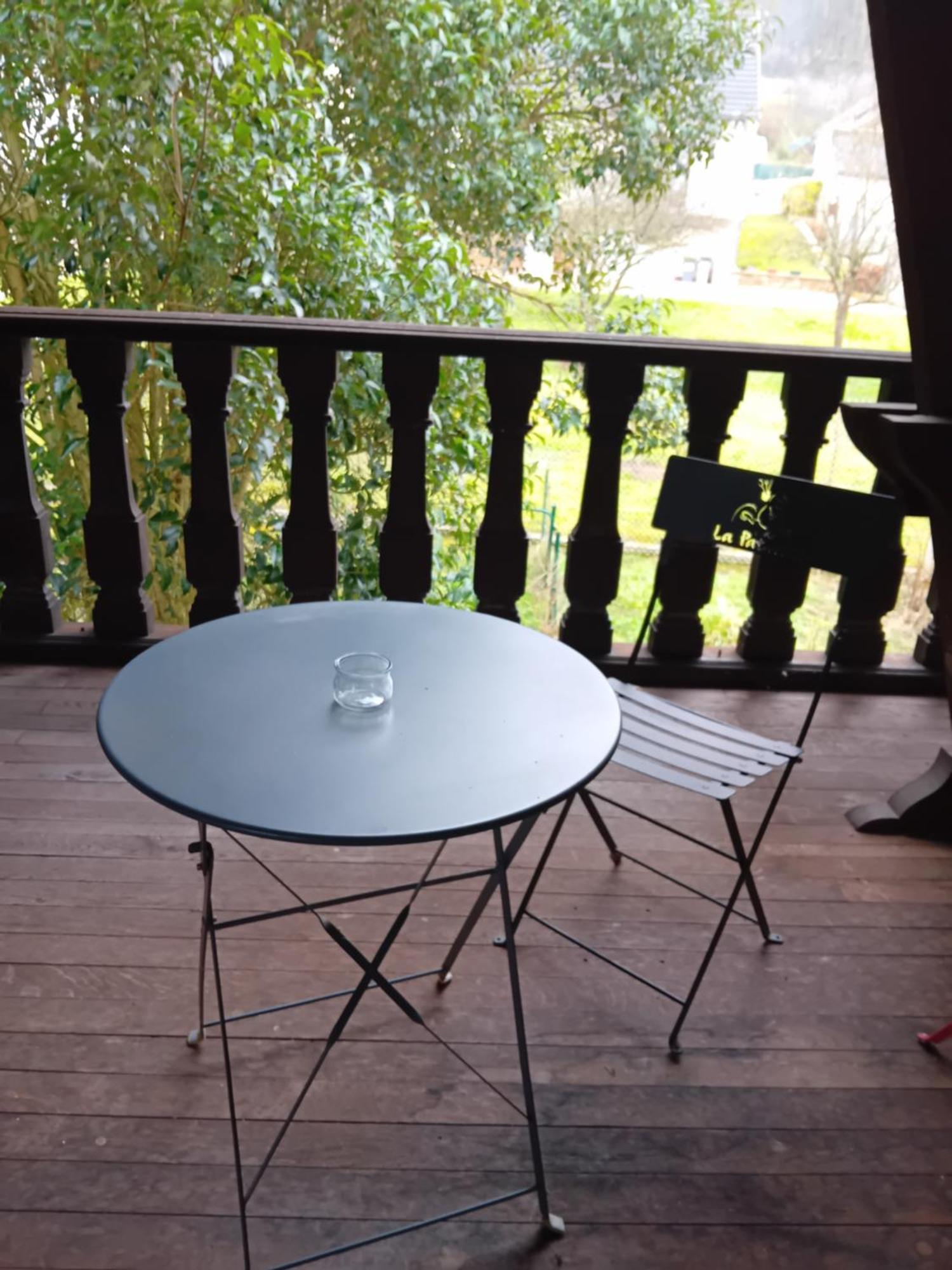 Chambre De La Vigne Blesmes Bilik gambar